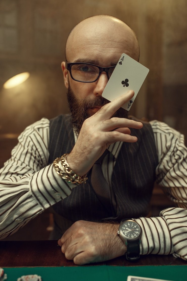 Filipino sports bettor checking basketball odds on bingo8 mobile platform